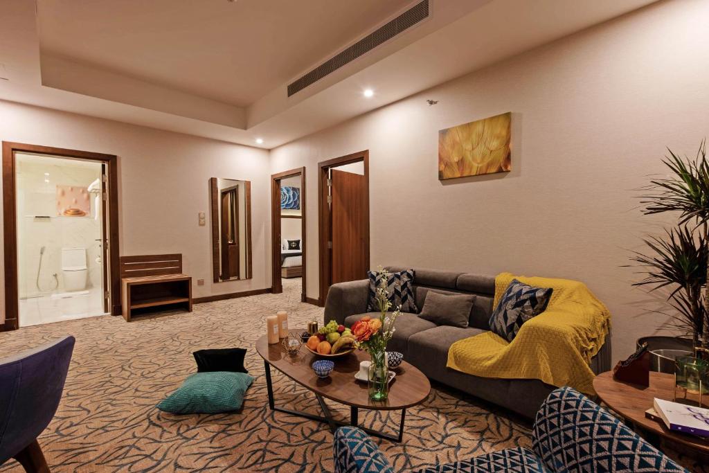 HOTEL LUXURY
